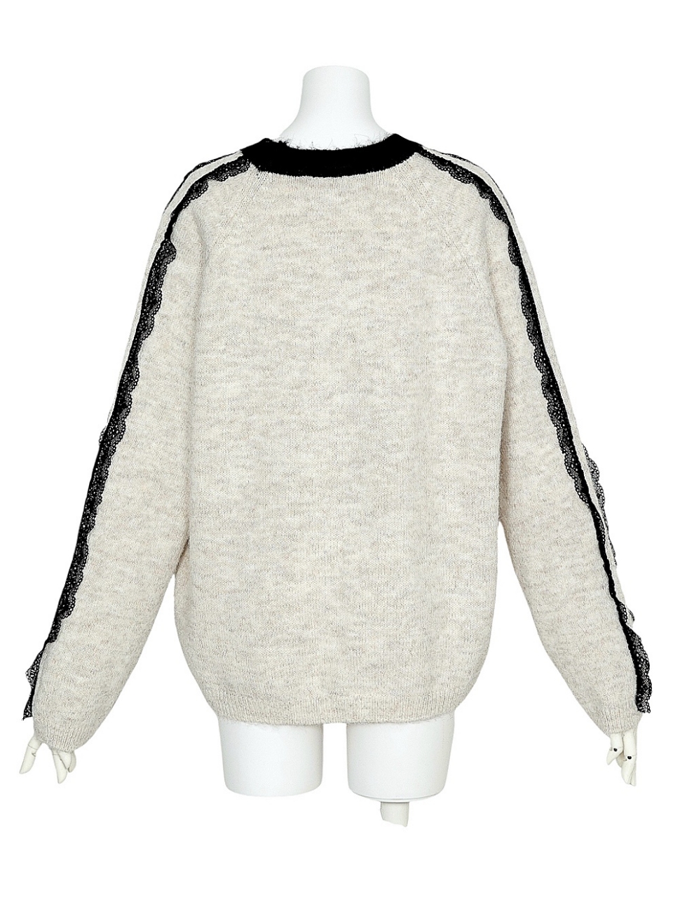 レーストリミングウールニットIVORY スタイリングイメージ4