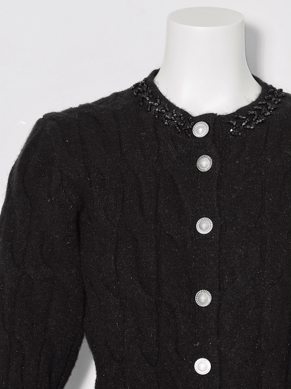 ソフィアペプラムカーディガンBLACK スタイリングイメージ6