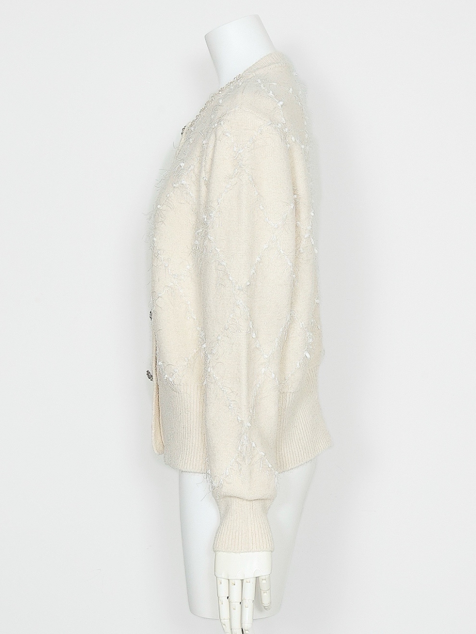 ラメフリンジダイアニットカーディガンIVORY スタイリングイメージ2