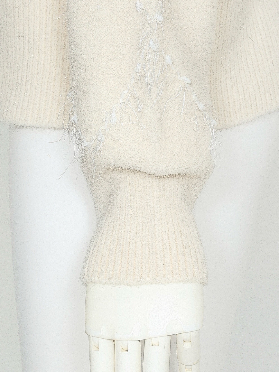 ラメフリンジダイアニットカーディガンIVORY スタイリングイメージ8