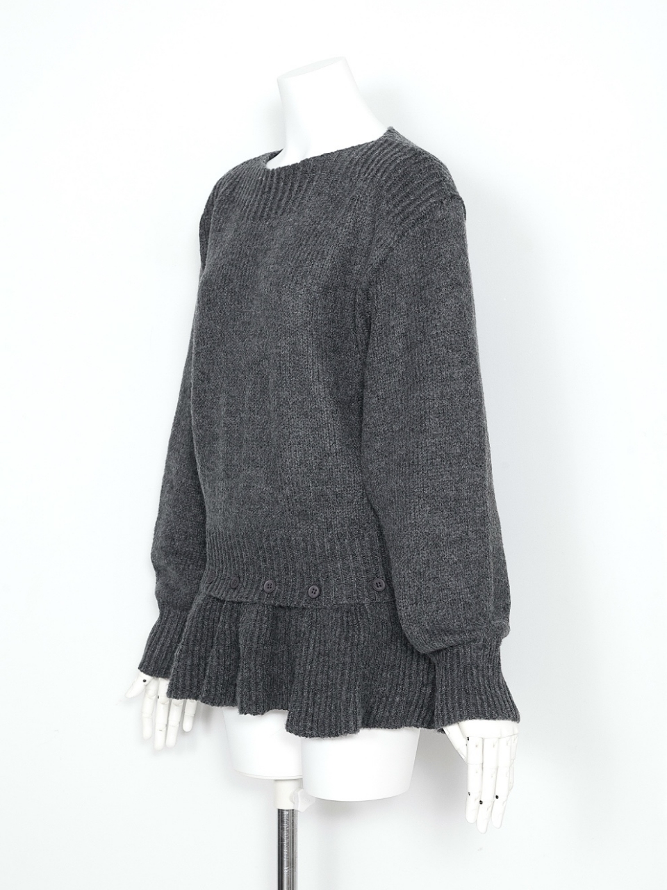 2WAYミッシェルフリルニットGRAY スタイリングイメージ2