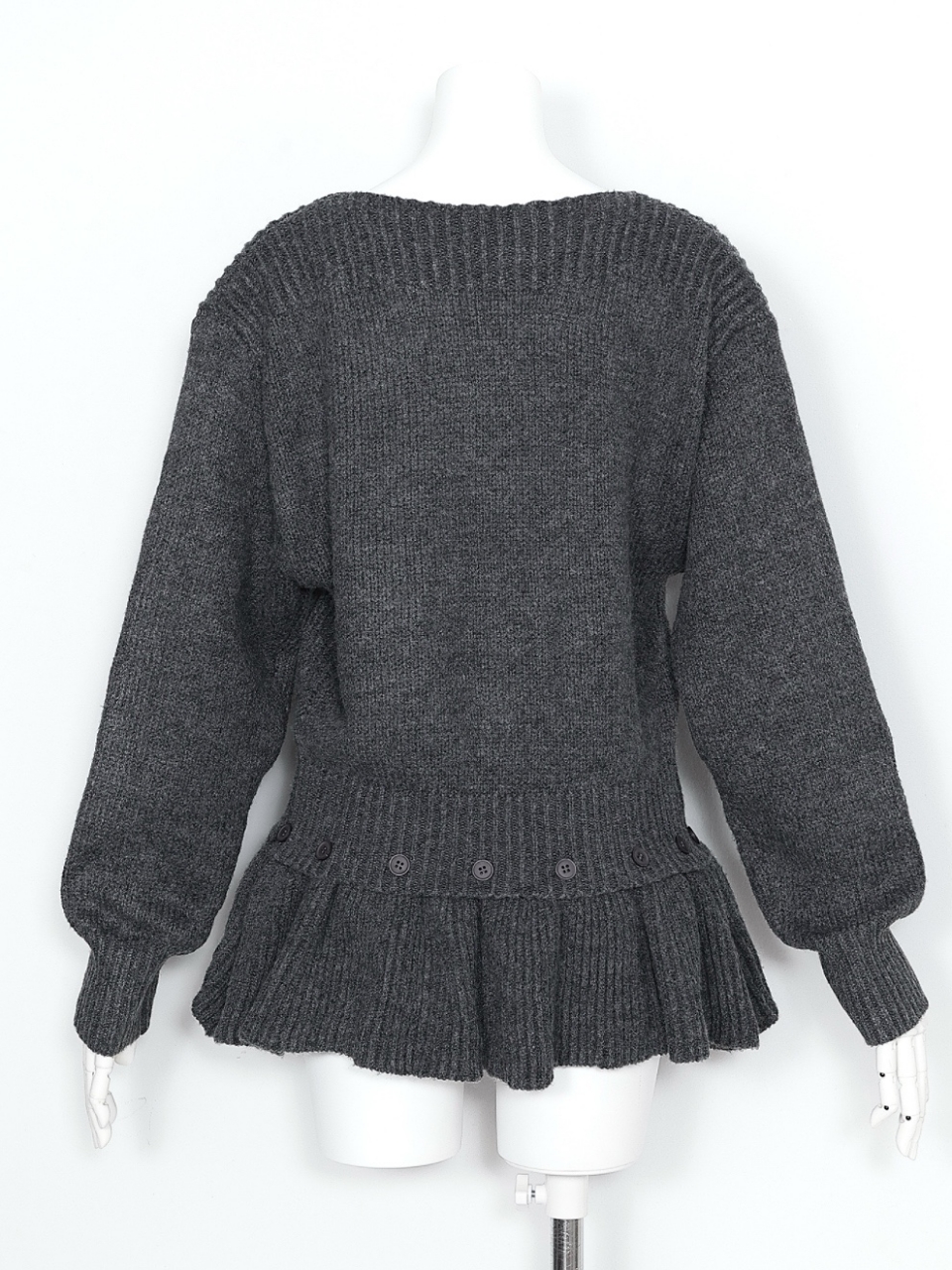 2WAYミッシェルフリルニットGRAY スタイリングイメージ4