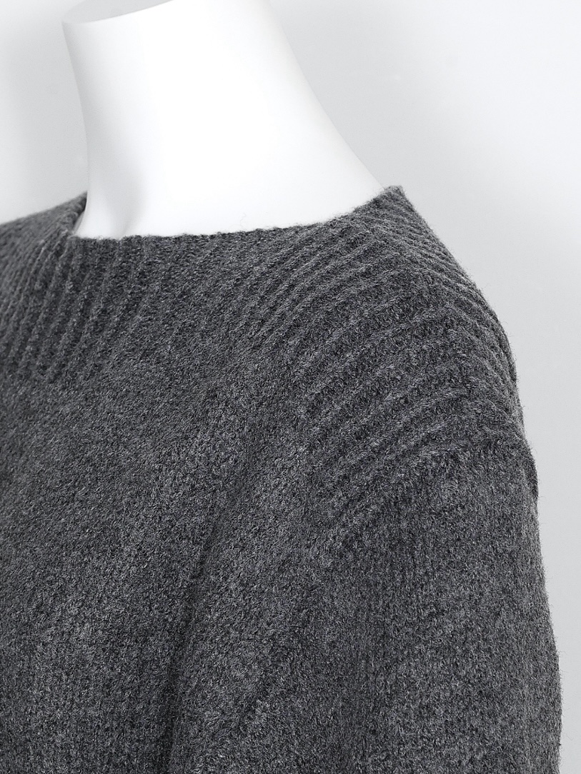 2WAYミッシェルフリルニットGRAY スタイリングイメージ5