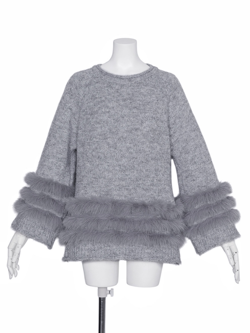 ティアードファーラメニットGRAY スタイリングイメージ1