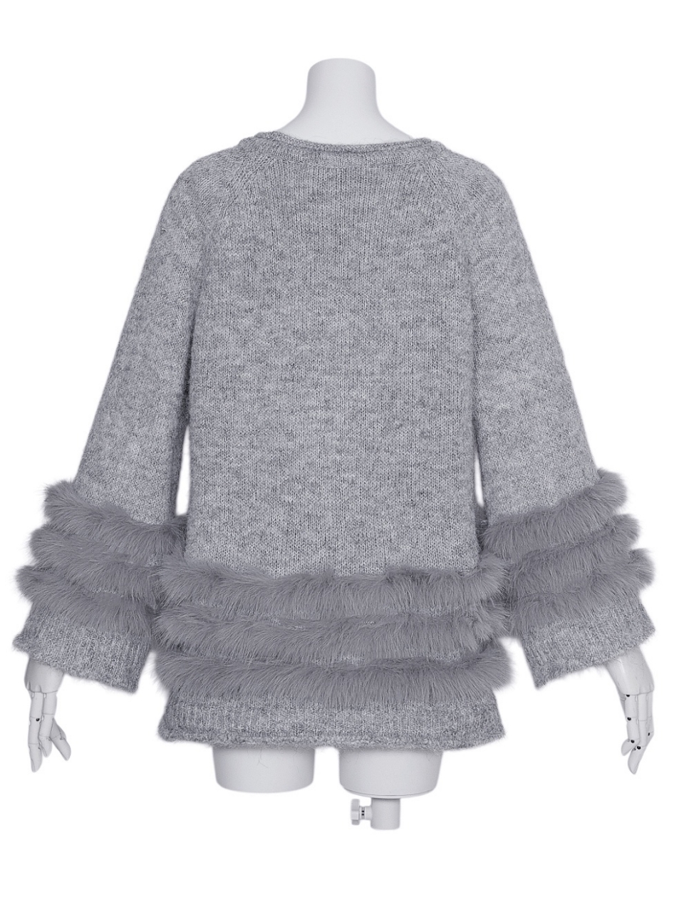 ティアードファーラメニットGRAY スタイリングイメージ4