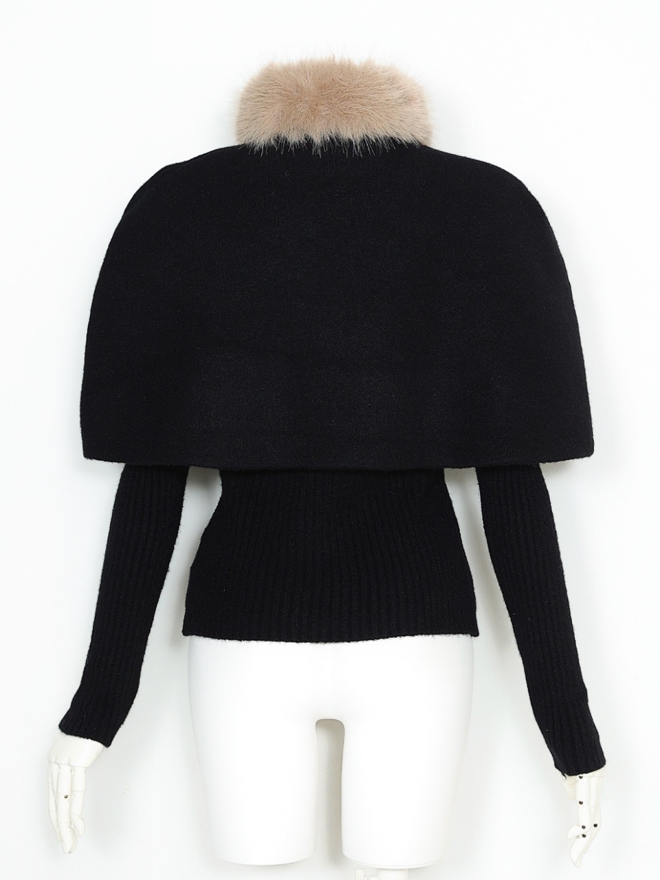 2WAYファーケープニットセットアップBLACK スタイリングイメージ5