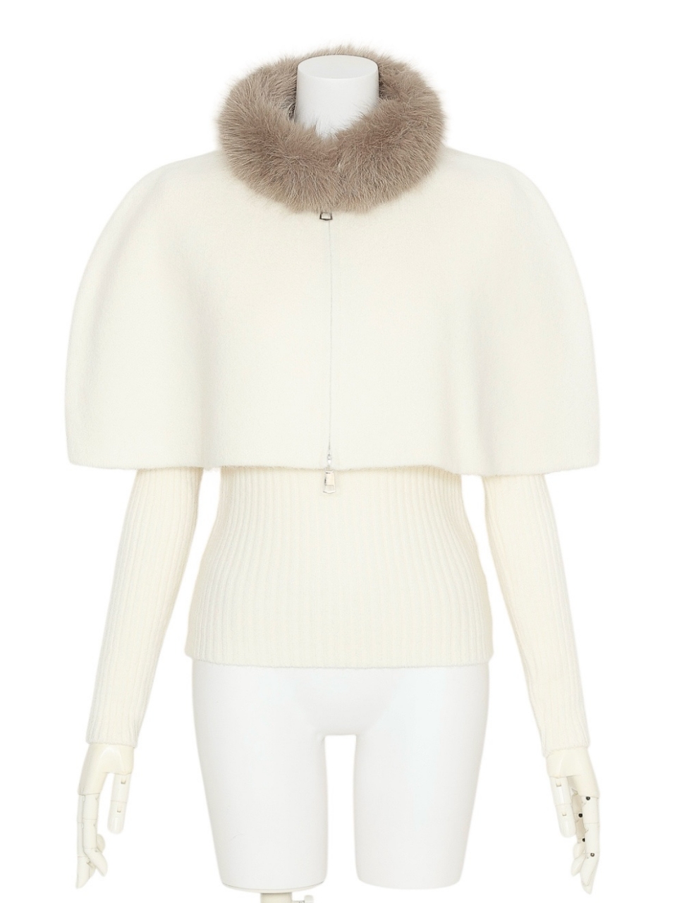 3WAYファーケープニットセットアップIVORY スタイリングイメージ1