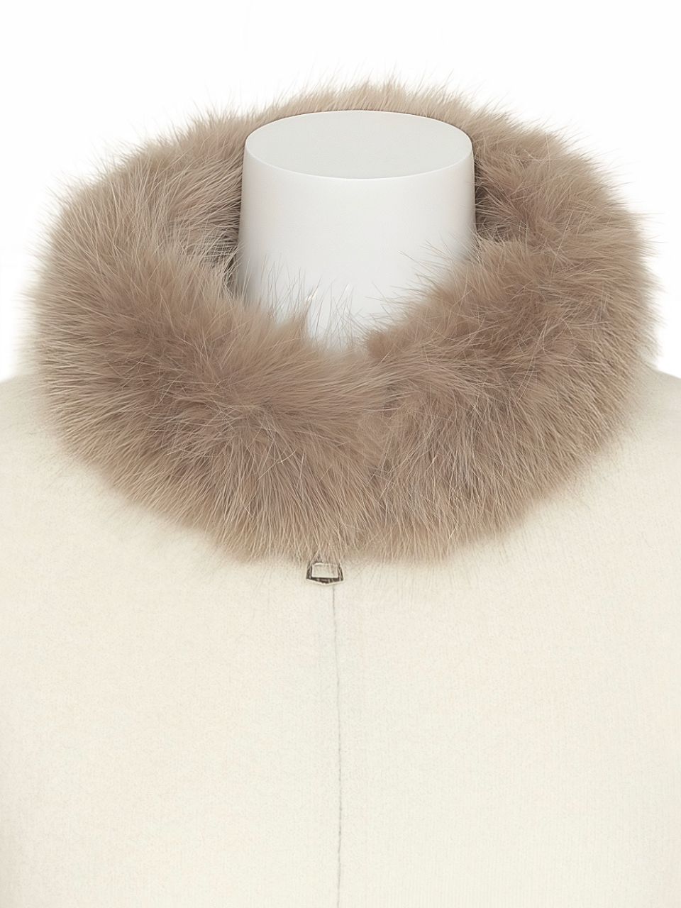 3WAYファーケープニットセットアップIVORY スタイリングイメージ8