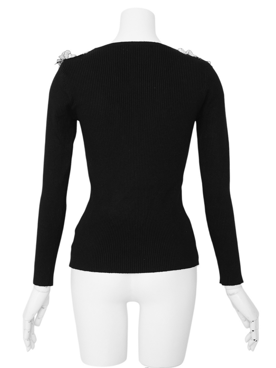 ビジューフラワーチュールレースニットBLACK スタイリングイメージ4