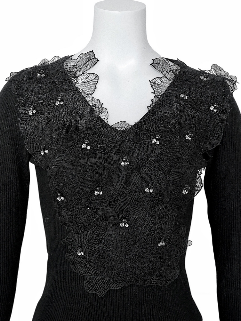 ビジューフラワーチュールレースニットBLACK スタイリングイメージ5