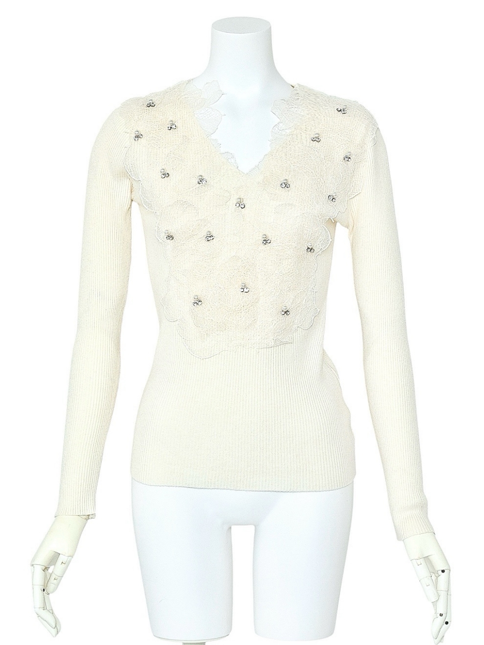 ビジューフラワーチュールレースニットIVORY スタイリングイメージ1