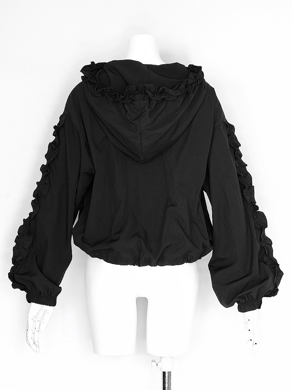 クララフリルシャカシャカパーカーBLACK スタイリングイメージ4