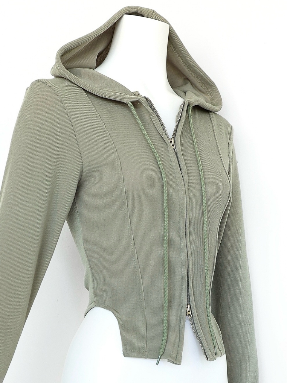 セクシーカーヴィースウェットKHAKI スタイリングイメージ5