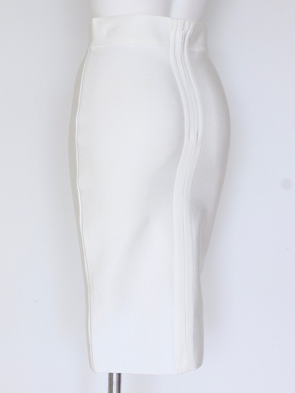 曲線美バンテージスカートWHITE スタイリングイメージ4