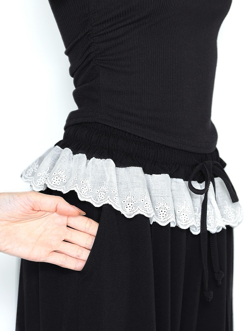 フリルパンツセットアップBLACK スタイリングイメージ6