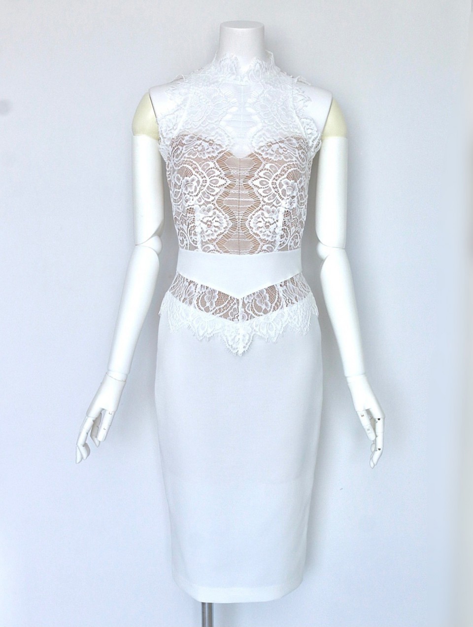 エデンレースホワイトドレス スタイリングイメージ1