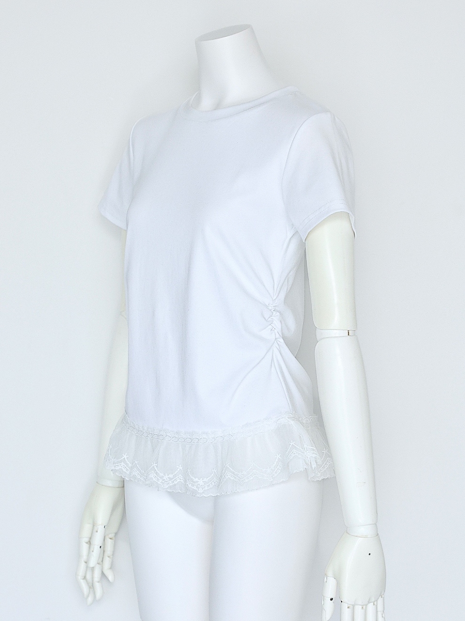 レースフリルシェイプTシャツWHITE スタイリングイメージ2