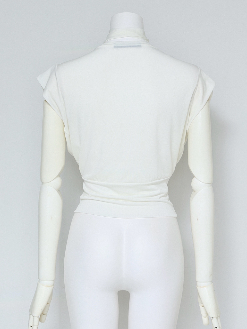 リッチドレープカットソーWHITE スタイリングイメージ4
