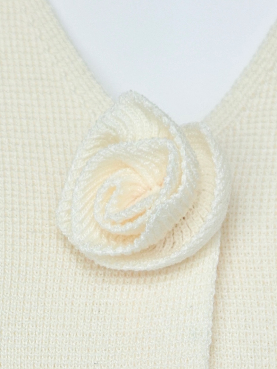 コサージュニットベストIVORY スタイリングイメージ6