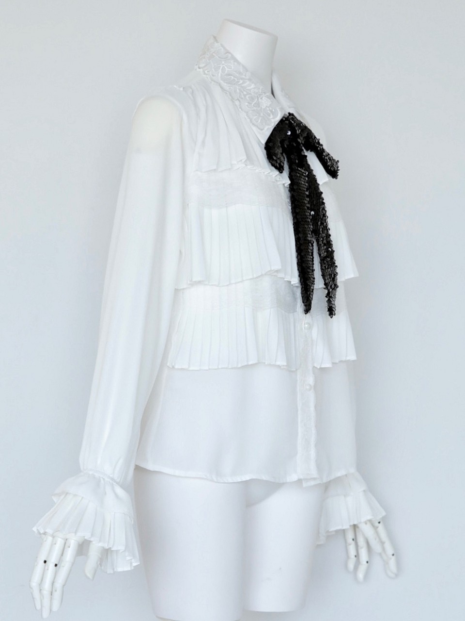 ティアードプリーツドレスシャツWHITE スタイリングイメージ2