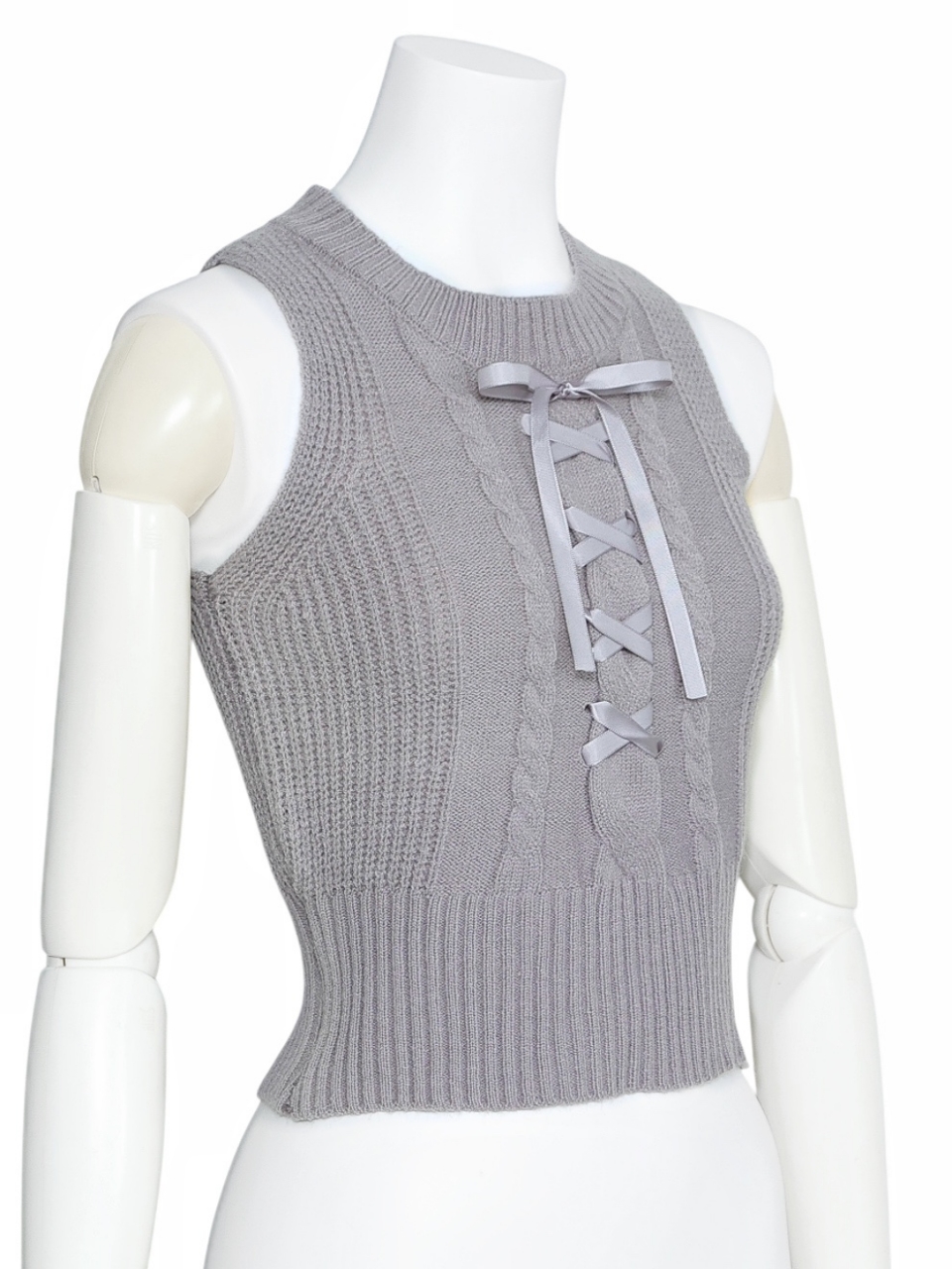 レースアップケーブルノースリニットGRAY スタイリングイメージ3