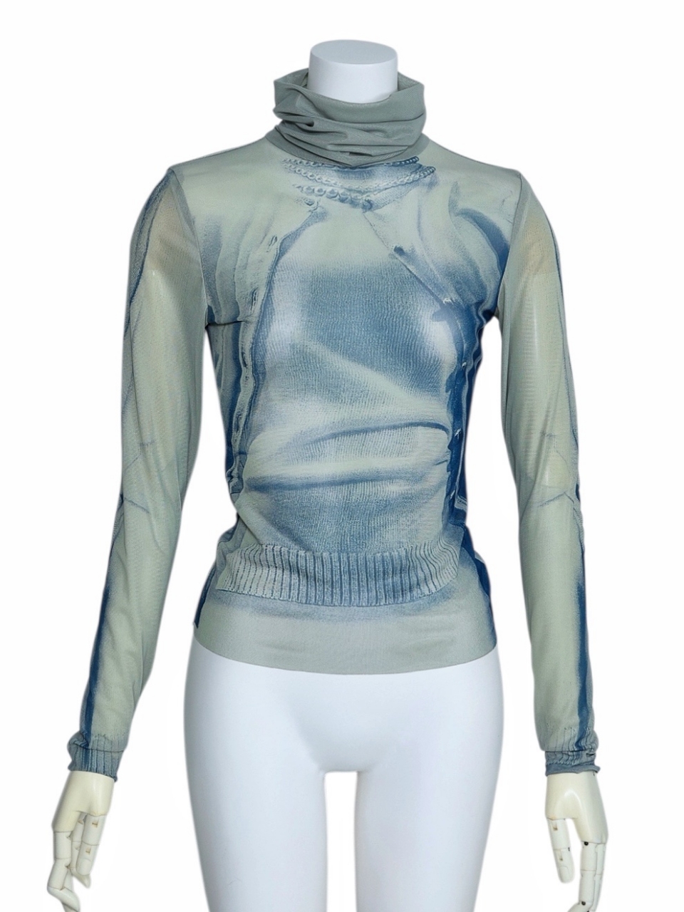 アートグラフィックシアートップス スタイリングイメージ1