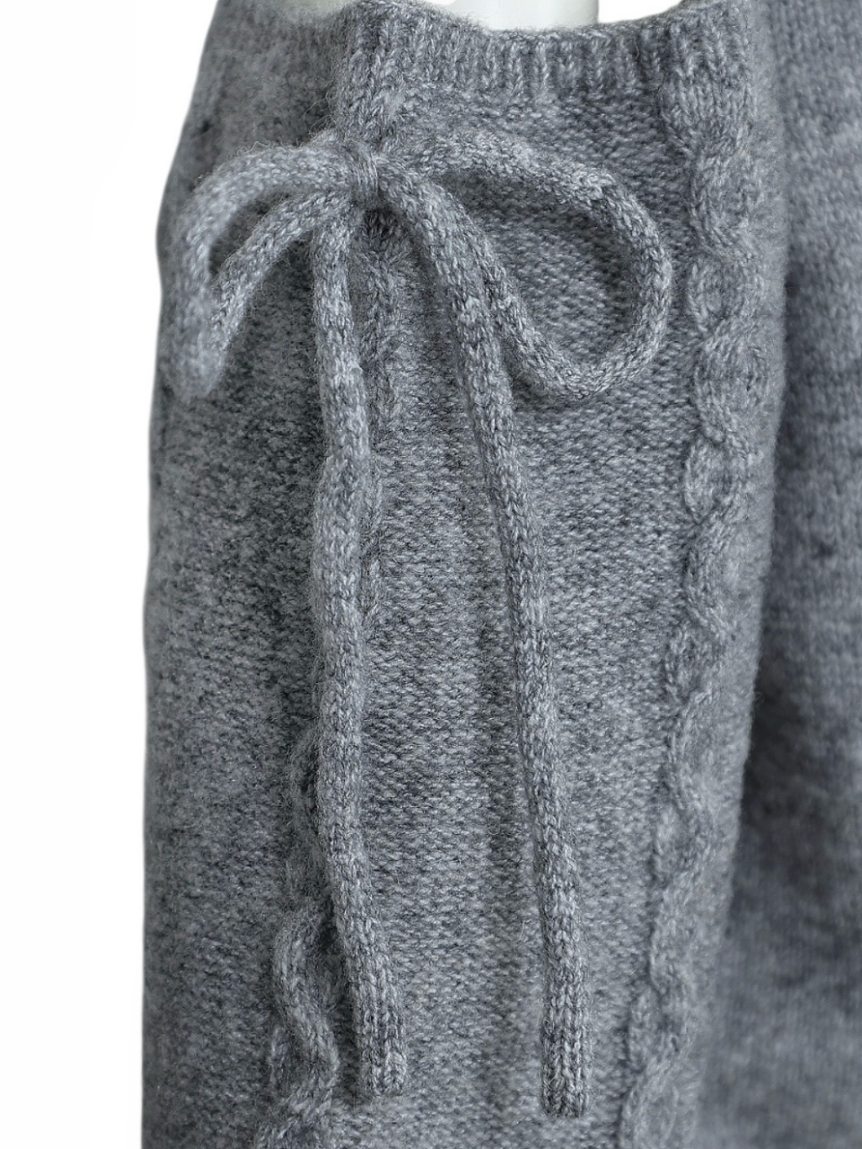 リボンカットケーブルWOOLニットGRAY スタイリングイメージ6