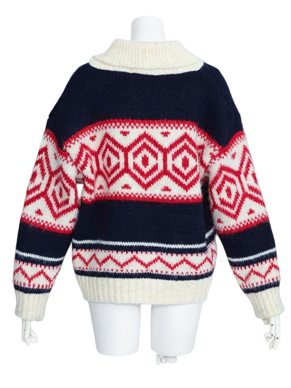 ノルディックリュクスWOOLブルゾンNAVYRED スタイリングイメージ3