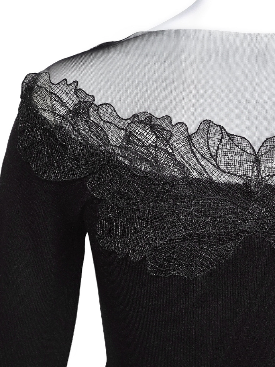 スワンリーフデコルテシアーニットBLACK スタイリングイメージ6