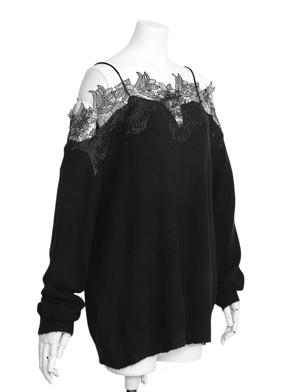 フローラルレースオーバーニットBLACK スタイリングイメージ2