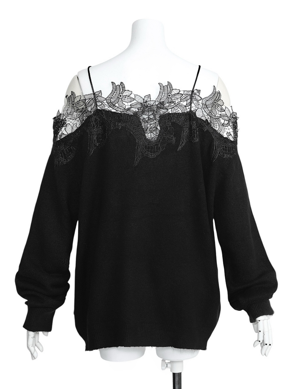 フローラルレースオーバーニットBLACK スタイリングイメージ4