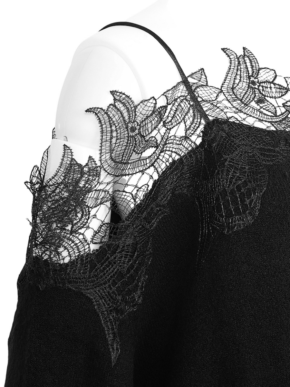 フローラルレースオーバーニットBLACK スタイリングイメージ7