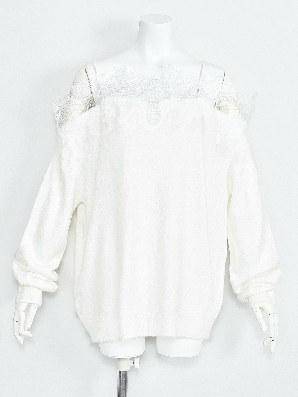 ☆再販予約 4日9時締切☆フローラルレースオーバーニットWHITE スタイリングイメージ1