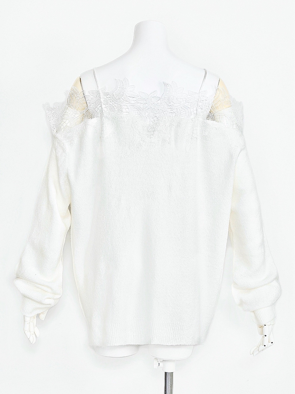 ☆再販予約 4日9時締切☆フローラルレースオーバーニットWHITE スタイリングイメージ4