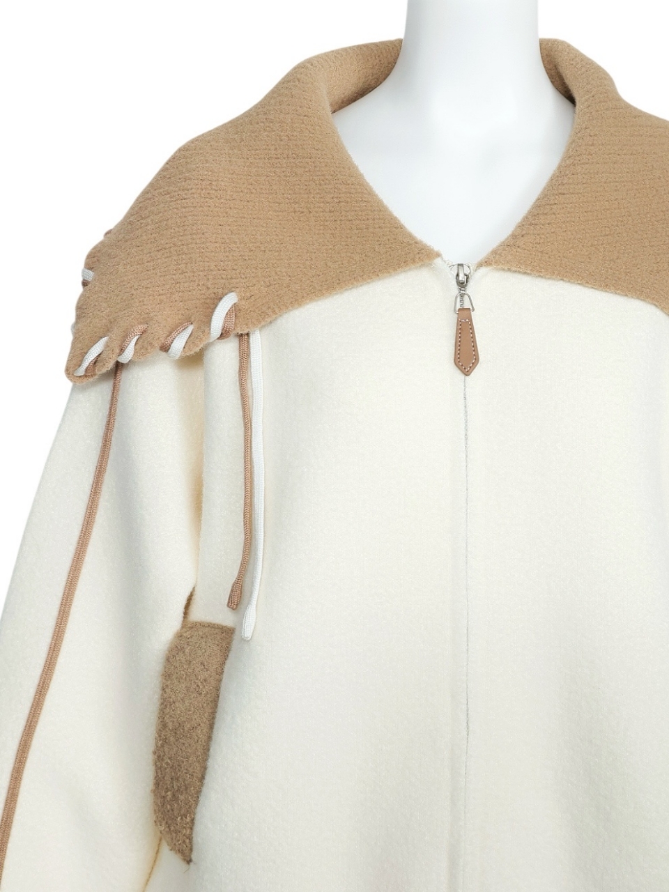 ケープカラーパイピングブルゾンIVORY スタイリングイメージ4