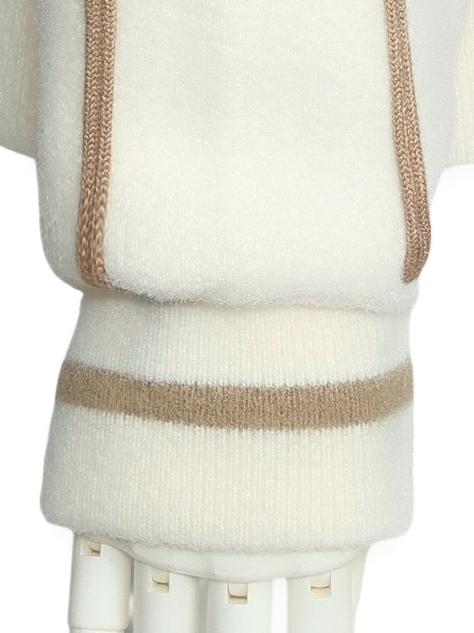 ケープカラーパイピングブルゾンIVORY スタイリングイメージ8