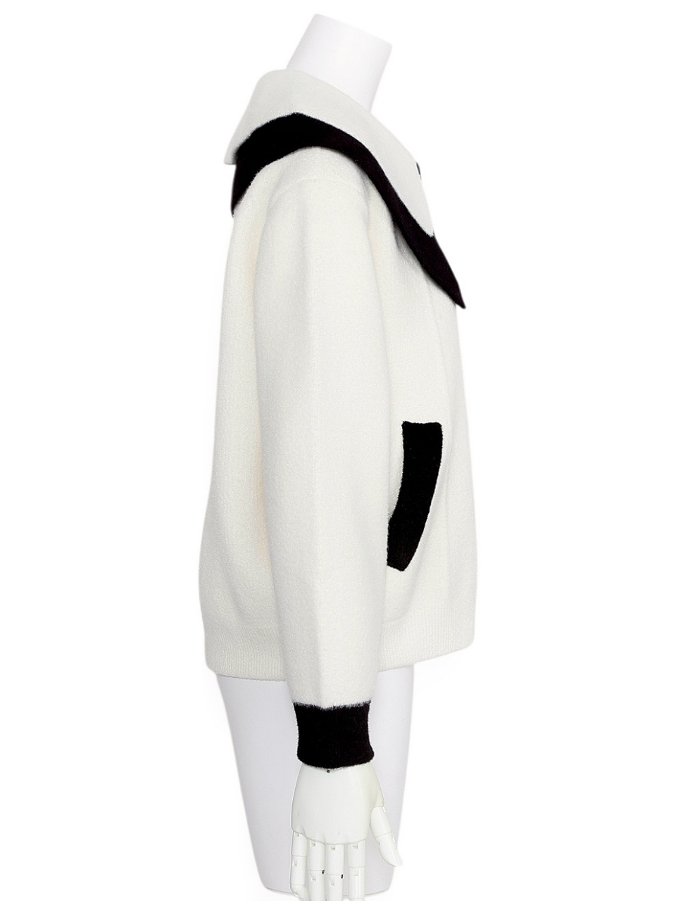 バイカラークロエブルゾンIVORY スタイリングイメージ2