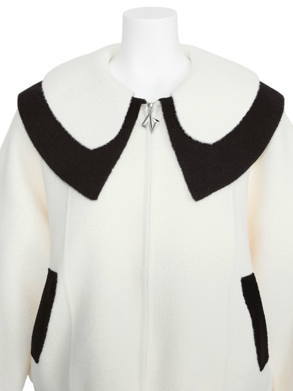 バイカラークロエブルゾンIVORY スタイリングイメージ4