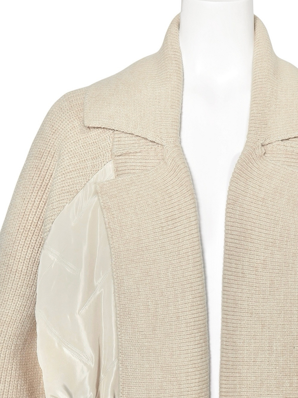 キルティングダウンニットコートCREAM スタイリングイメージ5