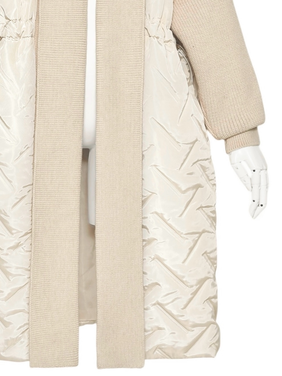 キルティングダウンニットコートCREAM スタイリングイメージ6