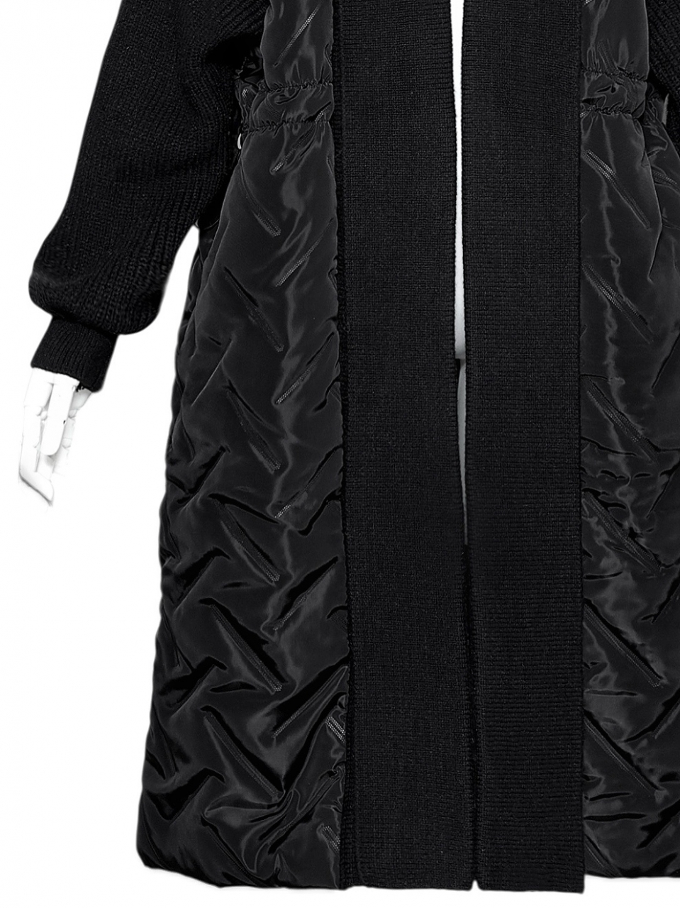 キルティングダウンニットコートBLACK スタイリングイメージ7