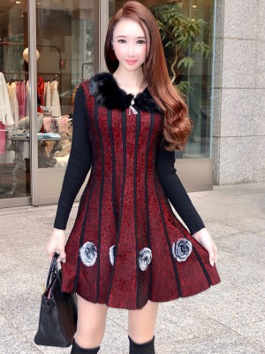 ラビットファーコサージュニットワンピースRED