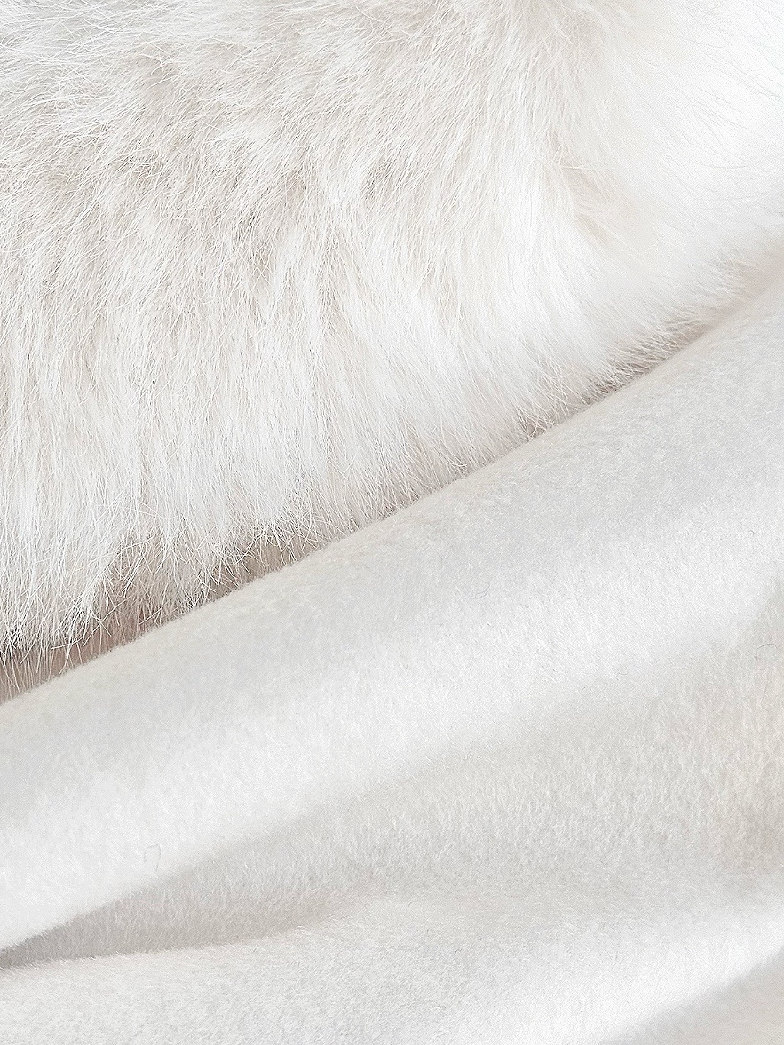 ☆再販予約31日23時迄☆襟ファーカシミア混ウール100%ロングコートWHITE スタイリングイメージ8