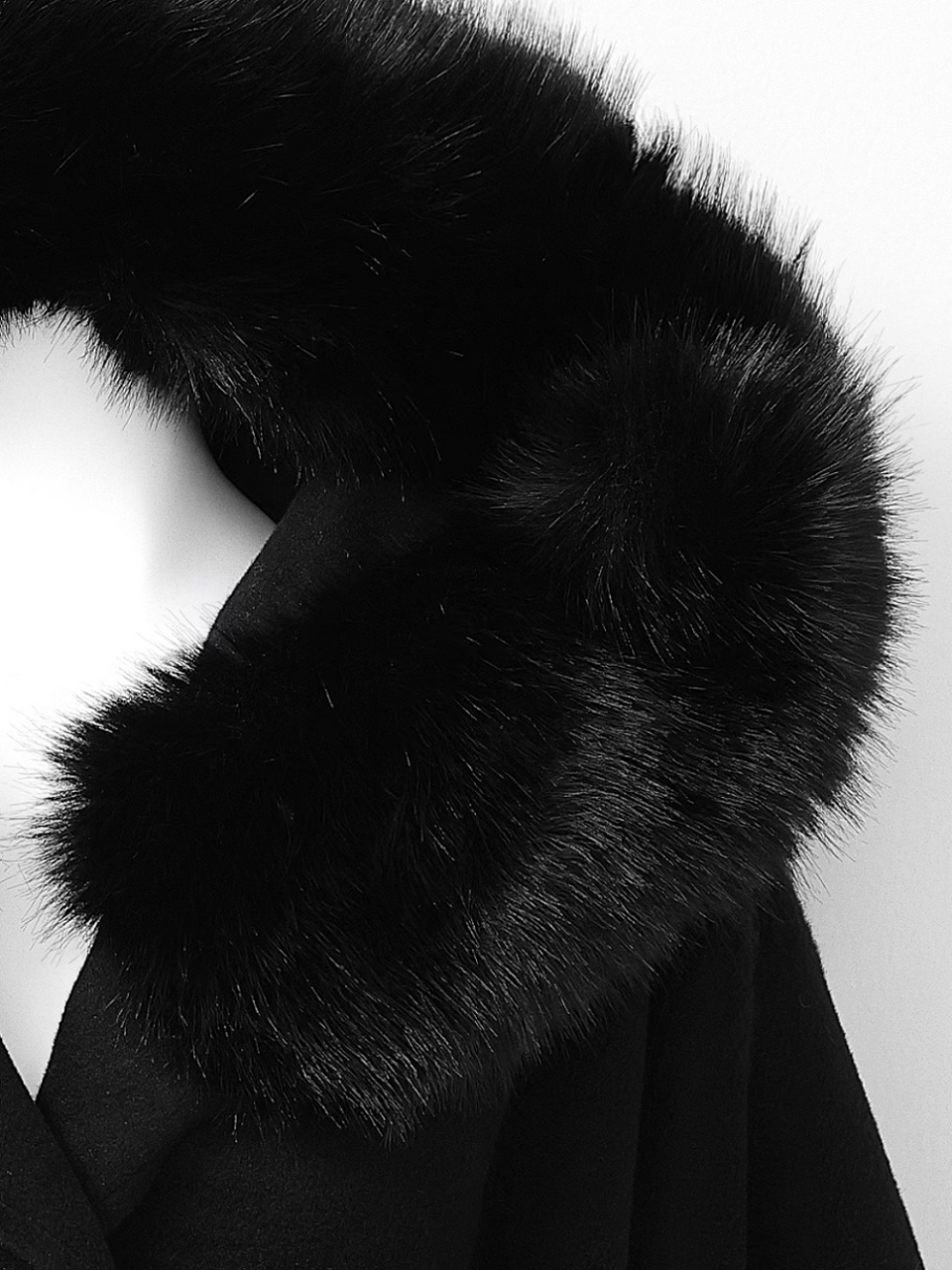 ☆再販予約31日23時迄☆襟ファーカシミア混ウール100%ロングコートBLACK スタイリングイメージ7